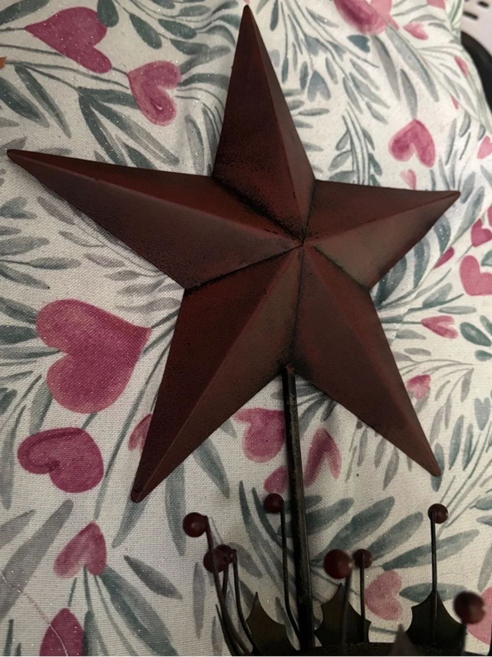 Rustic Red Metal Star Wall Decor